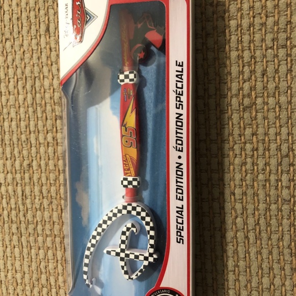 Disney store collectable keys - Picture 8 of 10